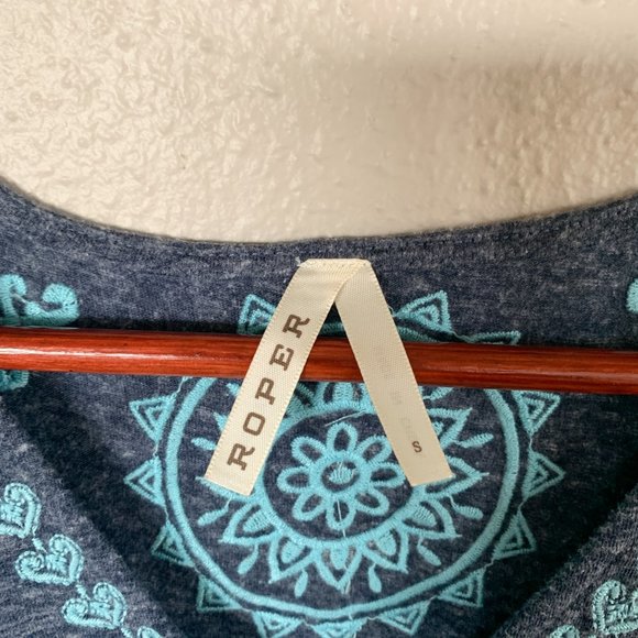 Roper Blue Embroidered V Neck Top - Picture 8 of 8